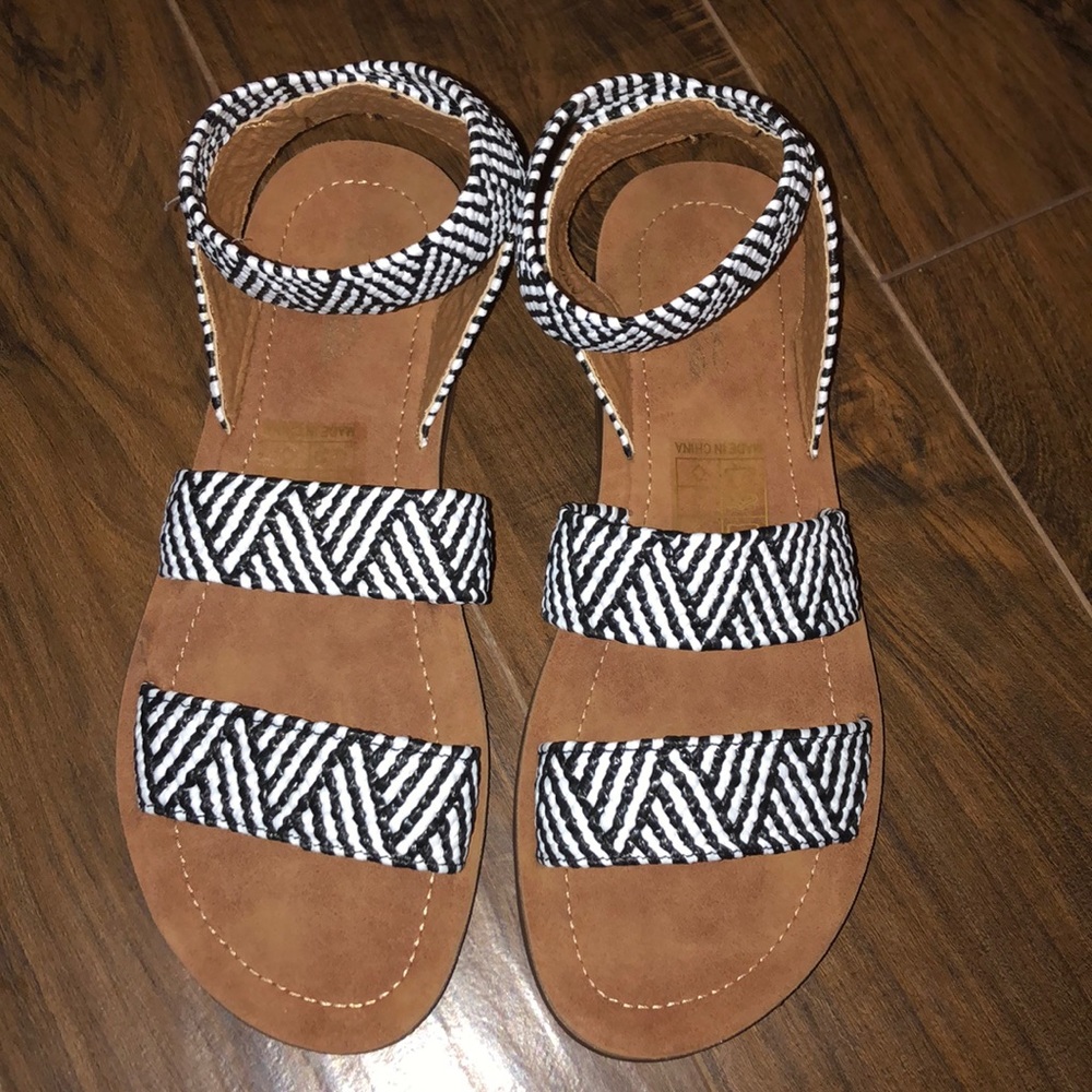 Pattern Boutique Sandals